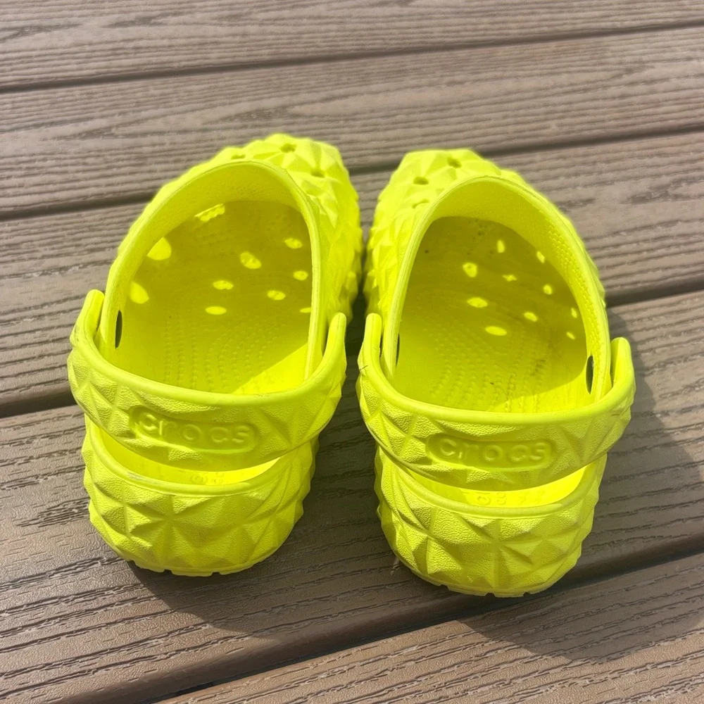 CROCS Kids Bright Yellow Textured Clog